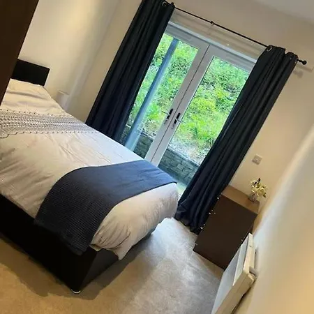 Contemporary Apartment Great Location With Private Car Park Keighley Exterior photo